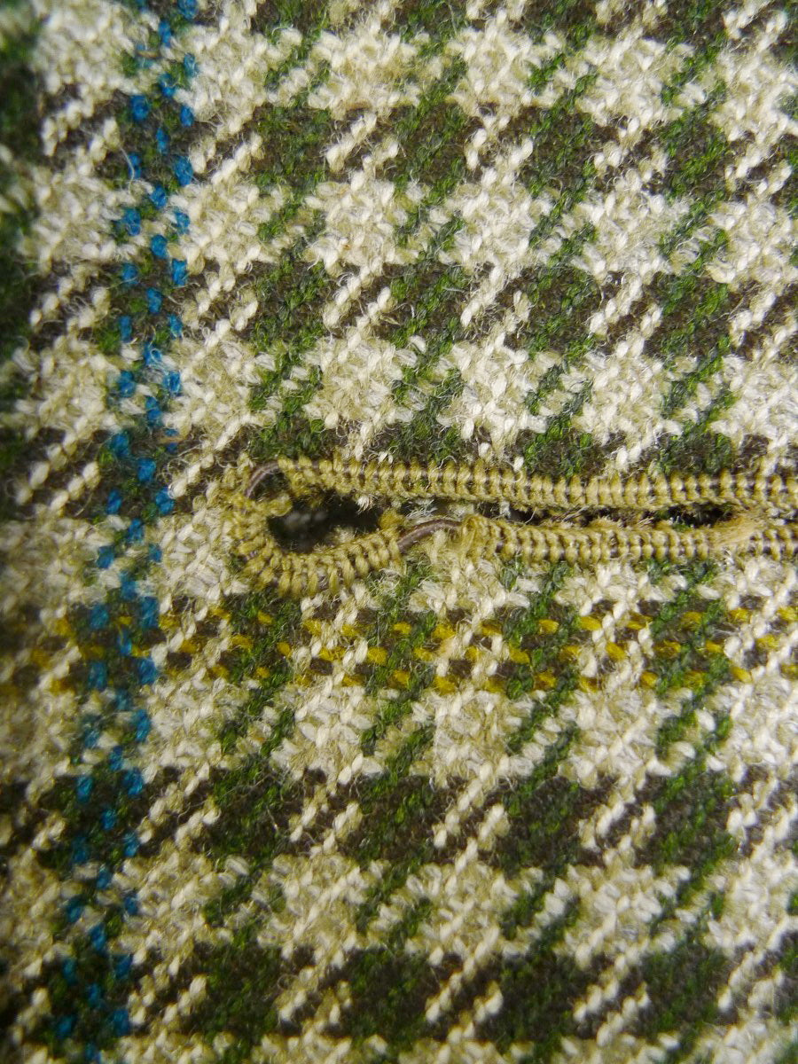23/0676 beautiful 1964 vintage savile row bespoke green gun check long-length tweed overcoat 42-43 long