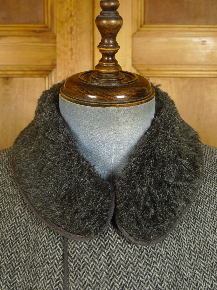 23/0774 beautiful & immaculate vintage gannex grey herringbone pea coat w/ 2-part fur collar 44