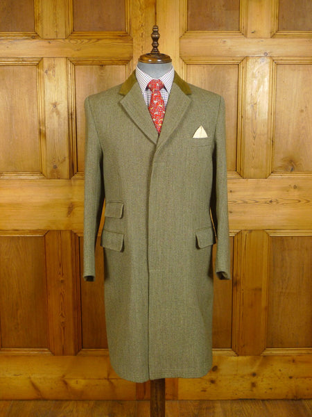 24/0157 immaculate heavyweight green keepers tweed covert coat w/ velvet collar 40 regular
