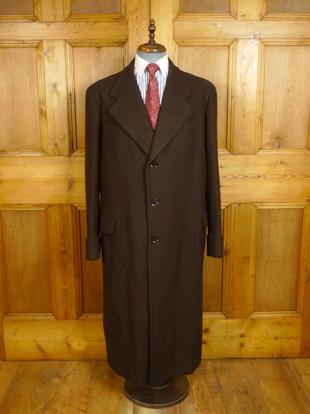 24/0154 beautiful genuine 1950s vintage brown heavyweight twill full-length overcoat w/ back strap 44-45
