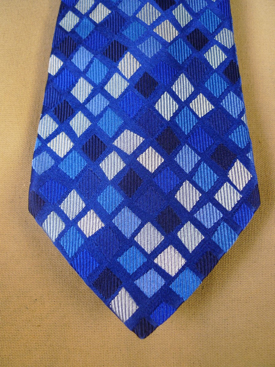 24/0287 new & unworn turnbull & asser Jermyn St. blue geometric pattern 100% silk tie