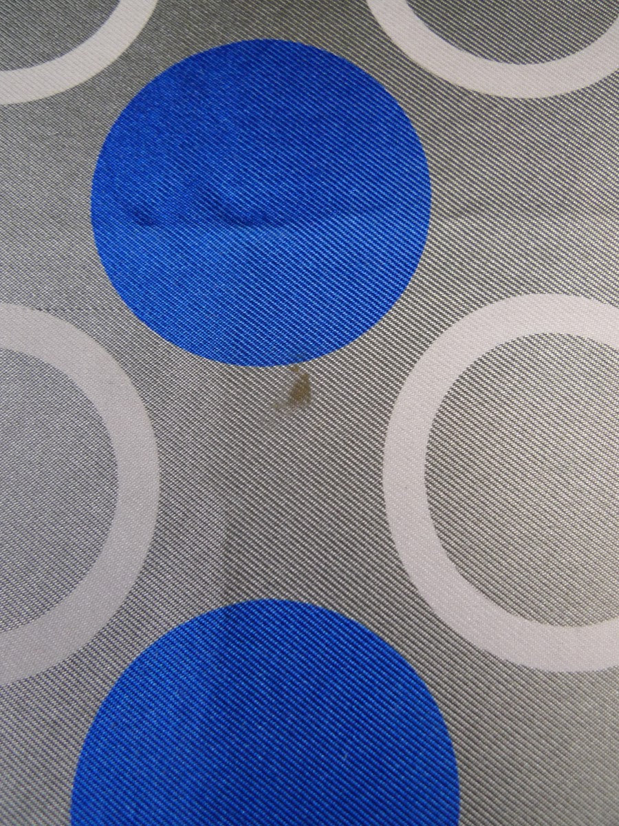 24/0394 new seconds Turnbull & Asser JERMYN ST. silver blue circles pattern all silk pocket square