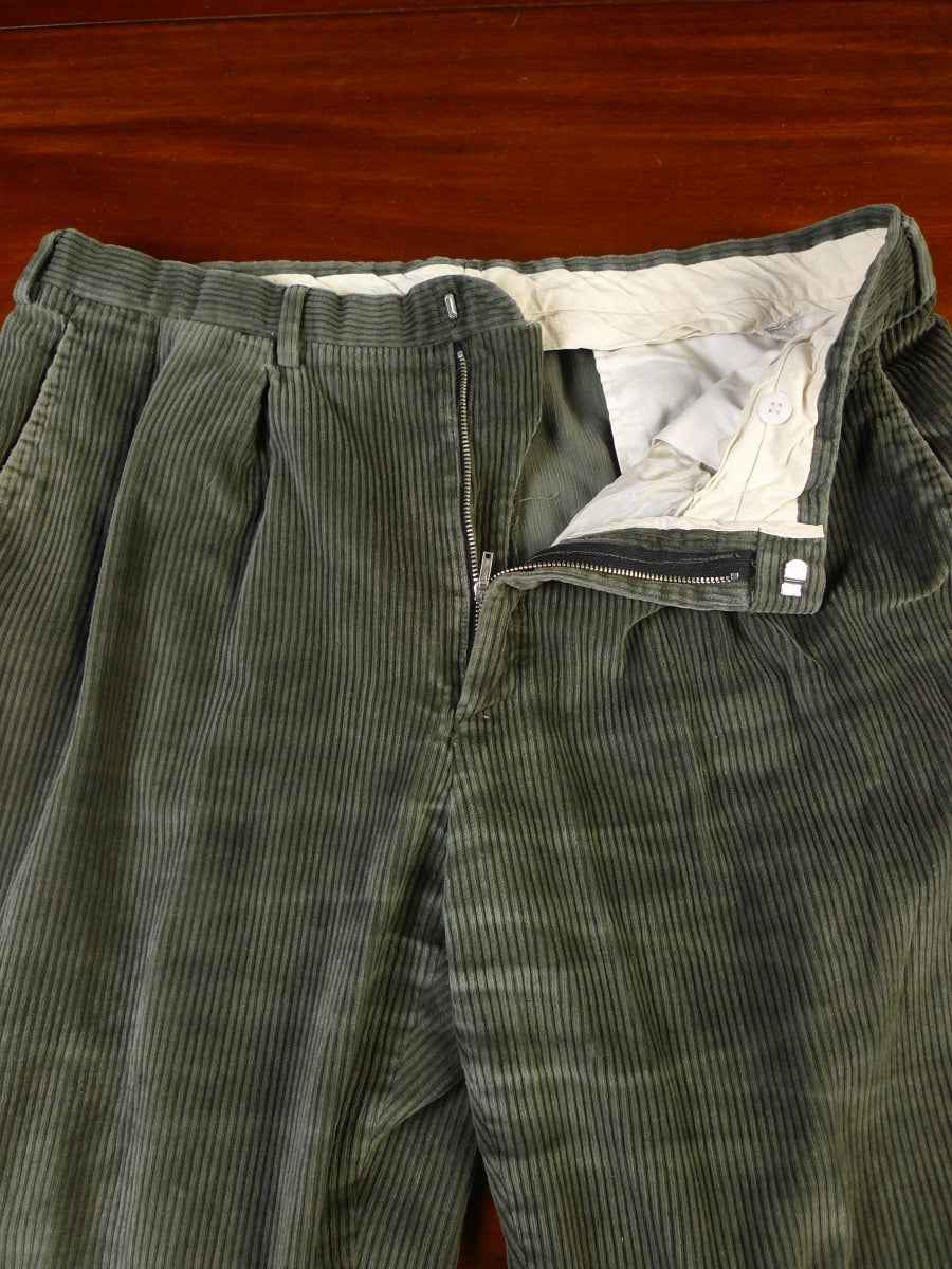 24/0415a vintage gieves & hawkes savile row sage green corduroy trouser 34