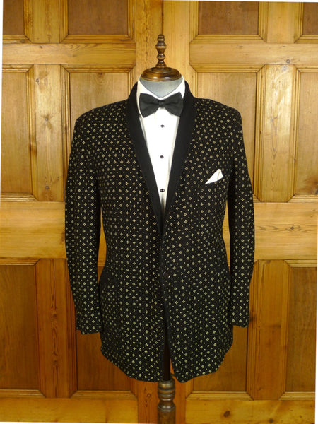 25/0647 wonderful vintage black / gold motif wool smoking jacket 42 short