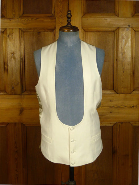 25/0792 immaculate tailor-made cream worsted morning waistcoat 39 extra long