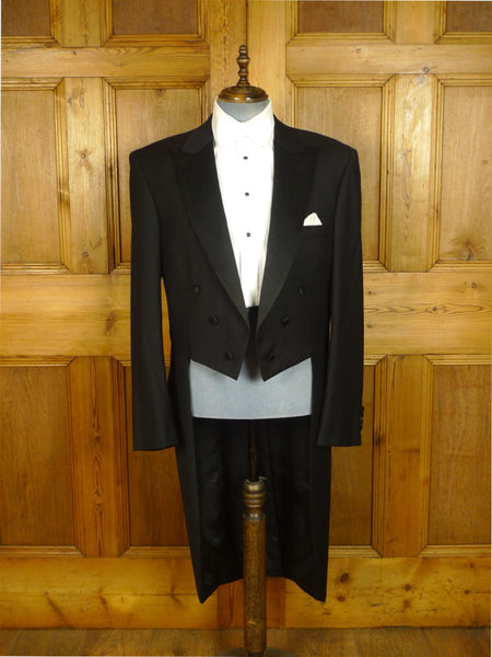 25/0786 immaculate quality 100% wool black evening tailcoat 46 long