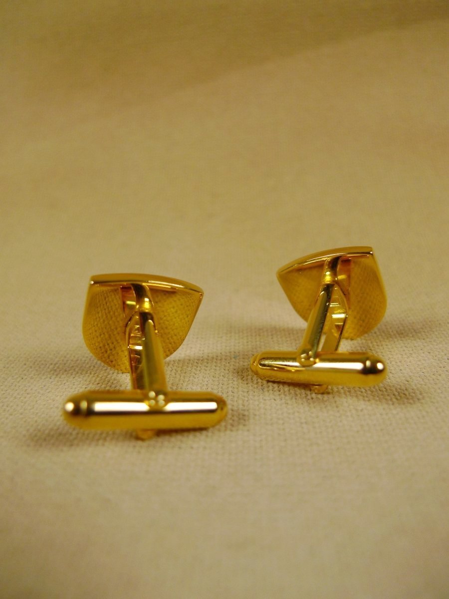 18/1349 brand new benson and clegg 'clare college cambridge' university t-bar cufflinks rrp £70 (esc003)