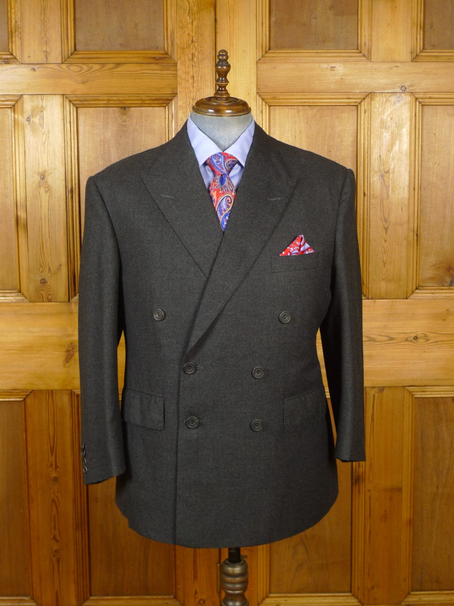 23/0212 welsh & jefferies 2005 savile row bespoke grey worsted flannel d/b suit 44 short