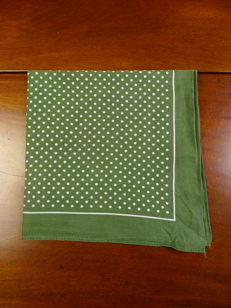 24/0114 green white polka dot linen pocket square