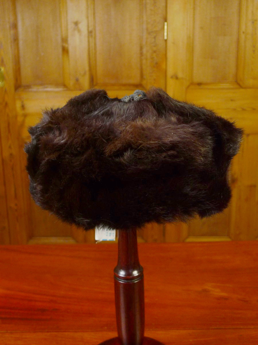 23/0846 wonderful immaculate vintage dark brown rabbit fur hat 56 cms