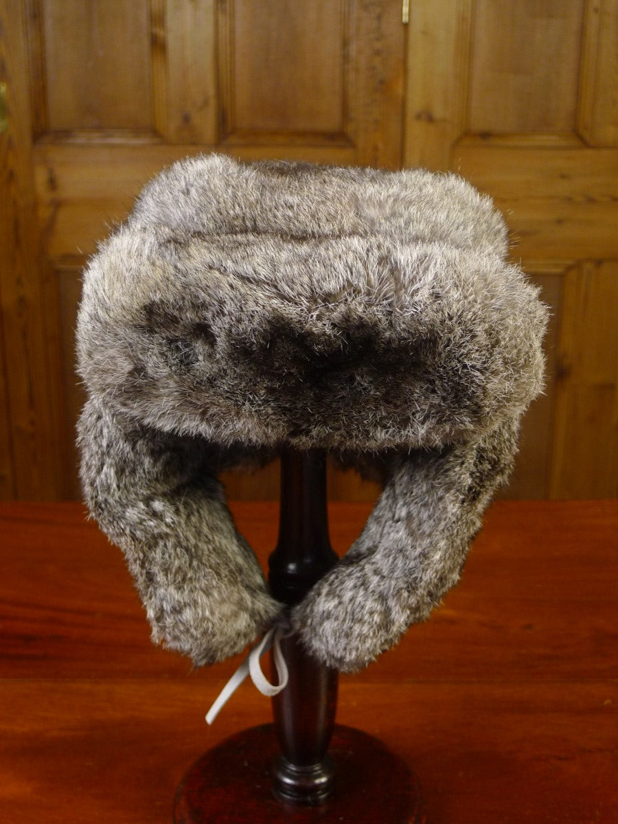 23/0901 immaculate vintage grey rabbit fur hat 56 cms