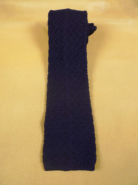 24/0018 immaculate vintage knitted blue wool tie