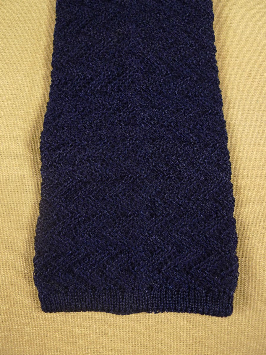 24/0018 immaculate vintage knitted blue wool tie