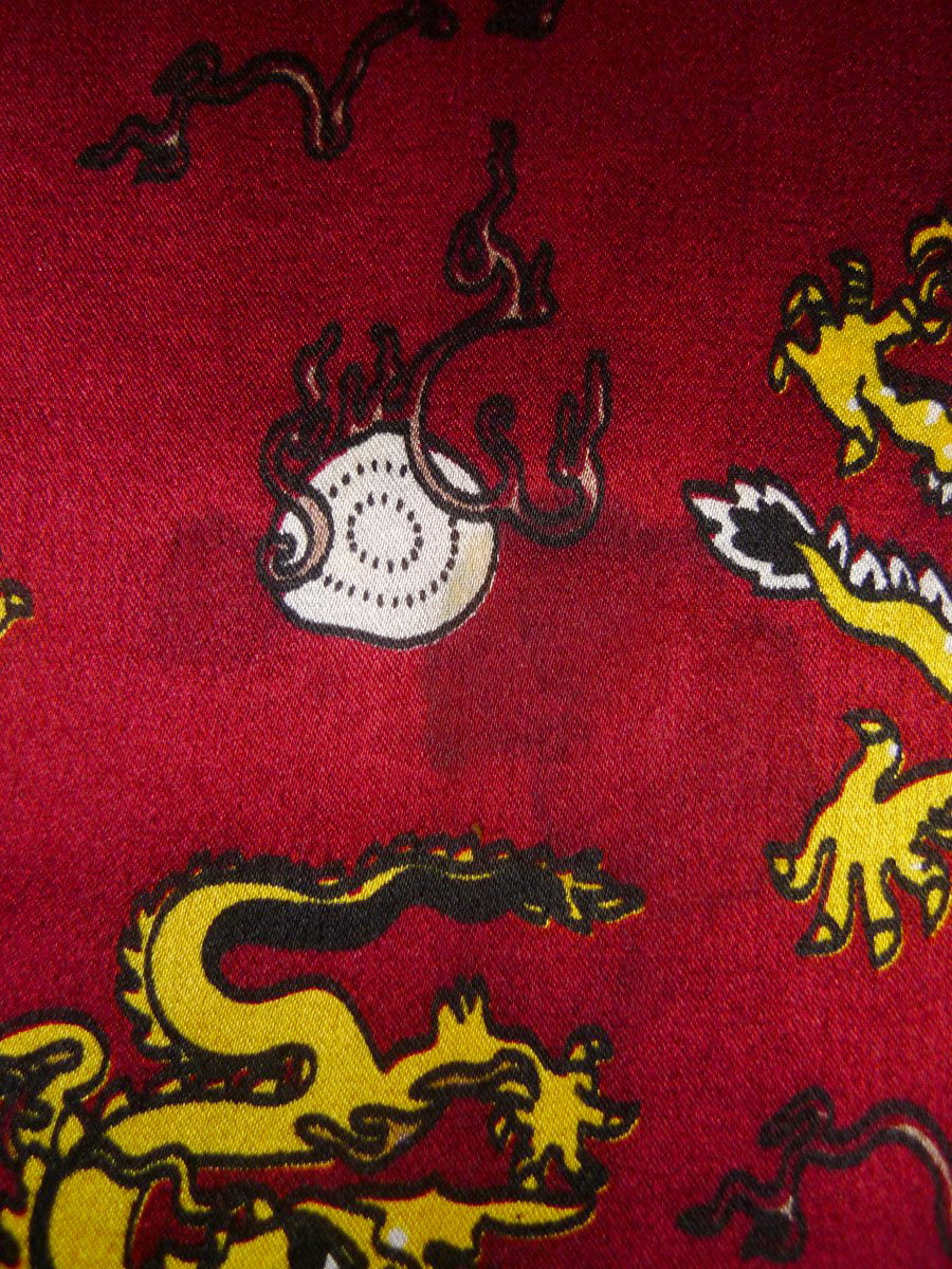 24/0129 crimson / gold dragon PATTERN SILK SCARF