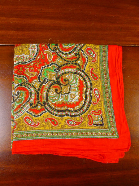 24/0121 immaculate red green linen pocket square