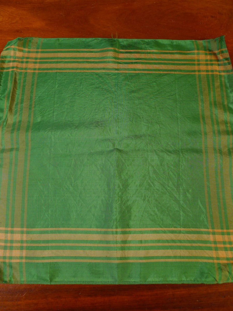 24/0119 immaculate green gold silk pocket square