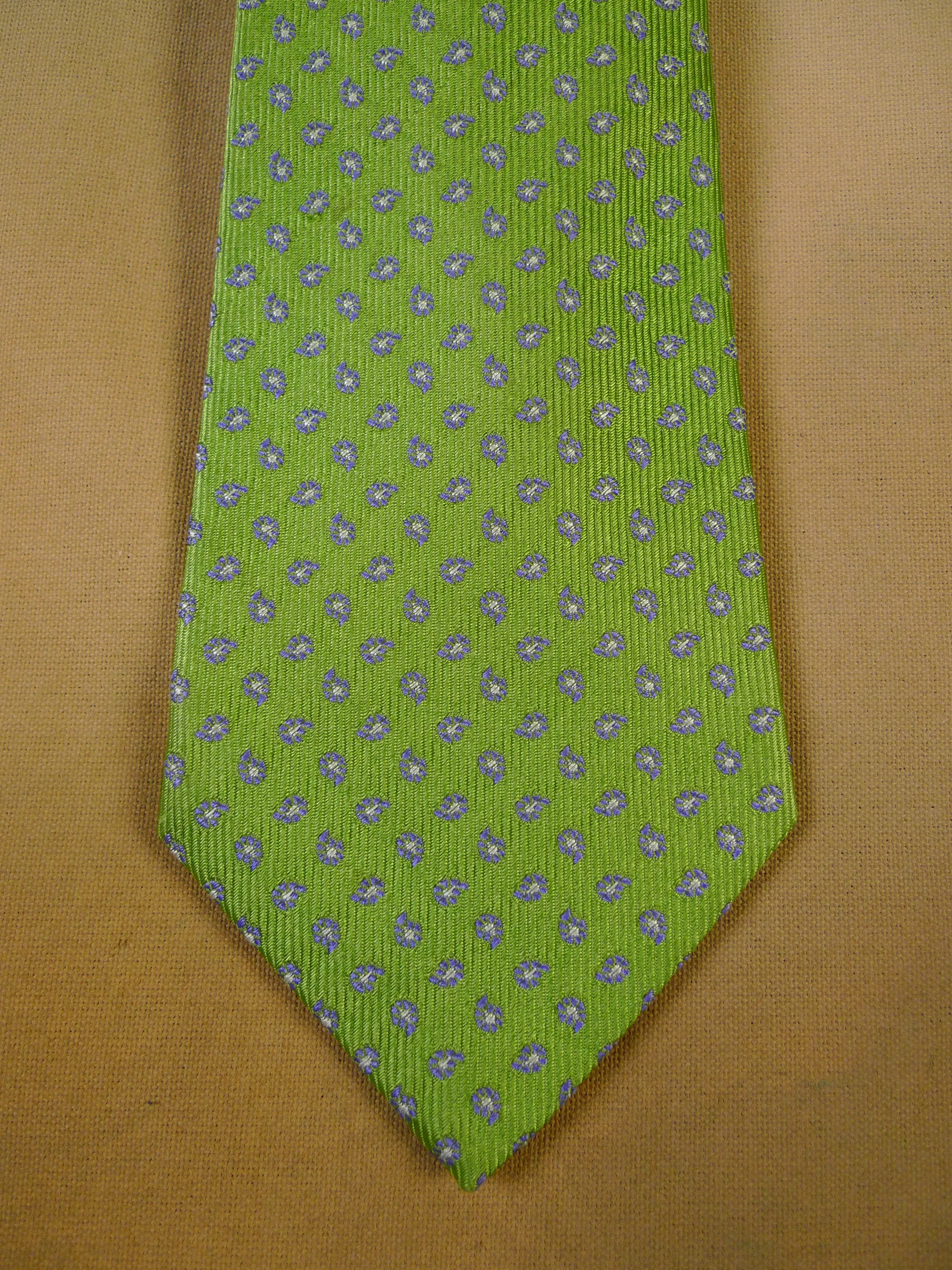 24/0110 immaculate turnbull & asser lime green paisley pattern 100% silk tie