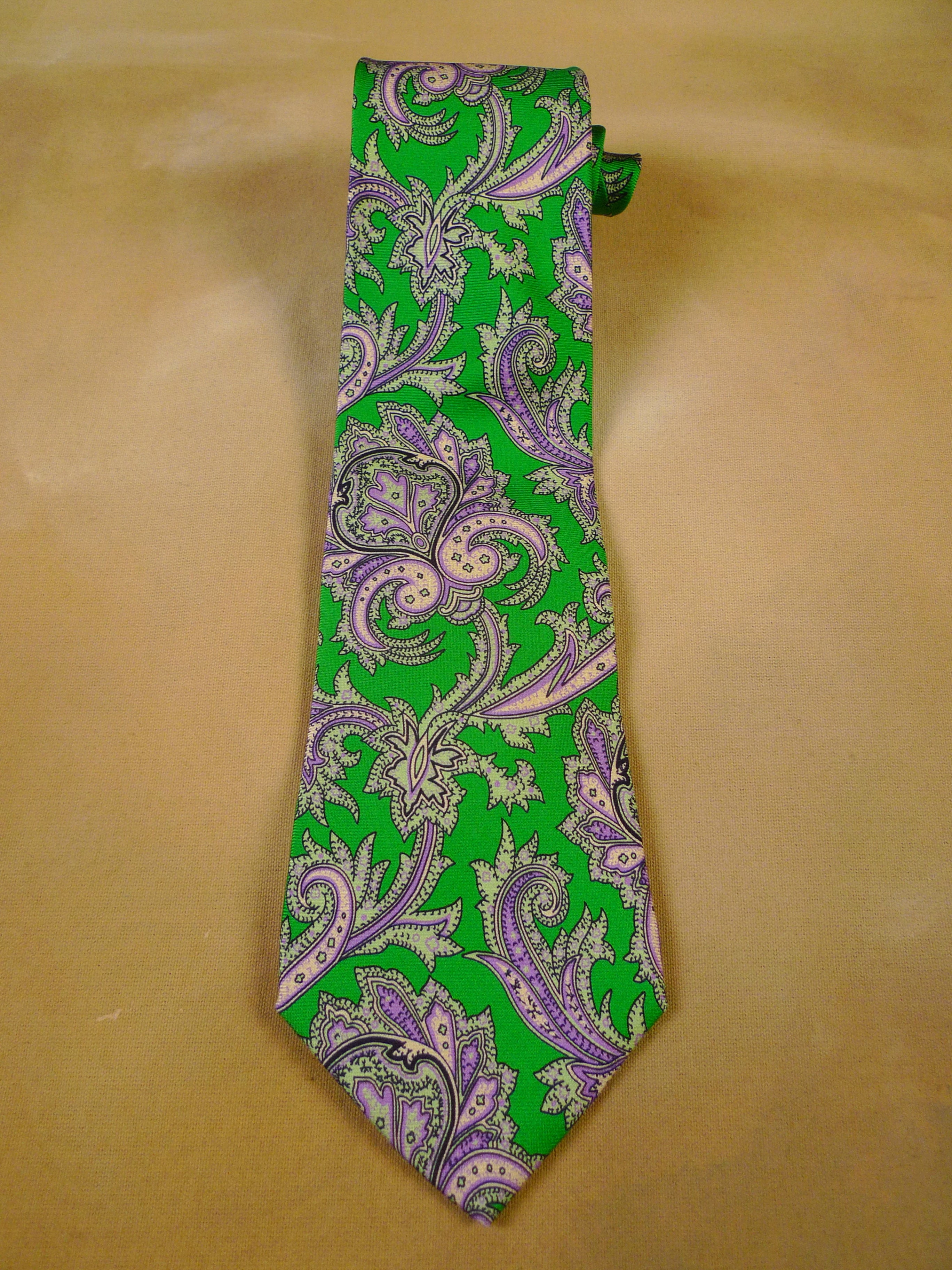 24/0108 immaculate turnbull & asser green purple floral pattern 100% silk tie