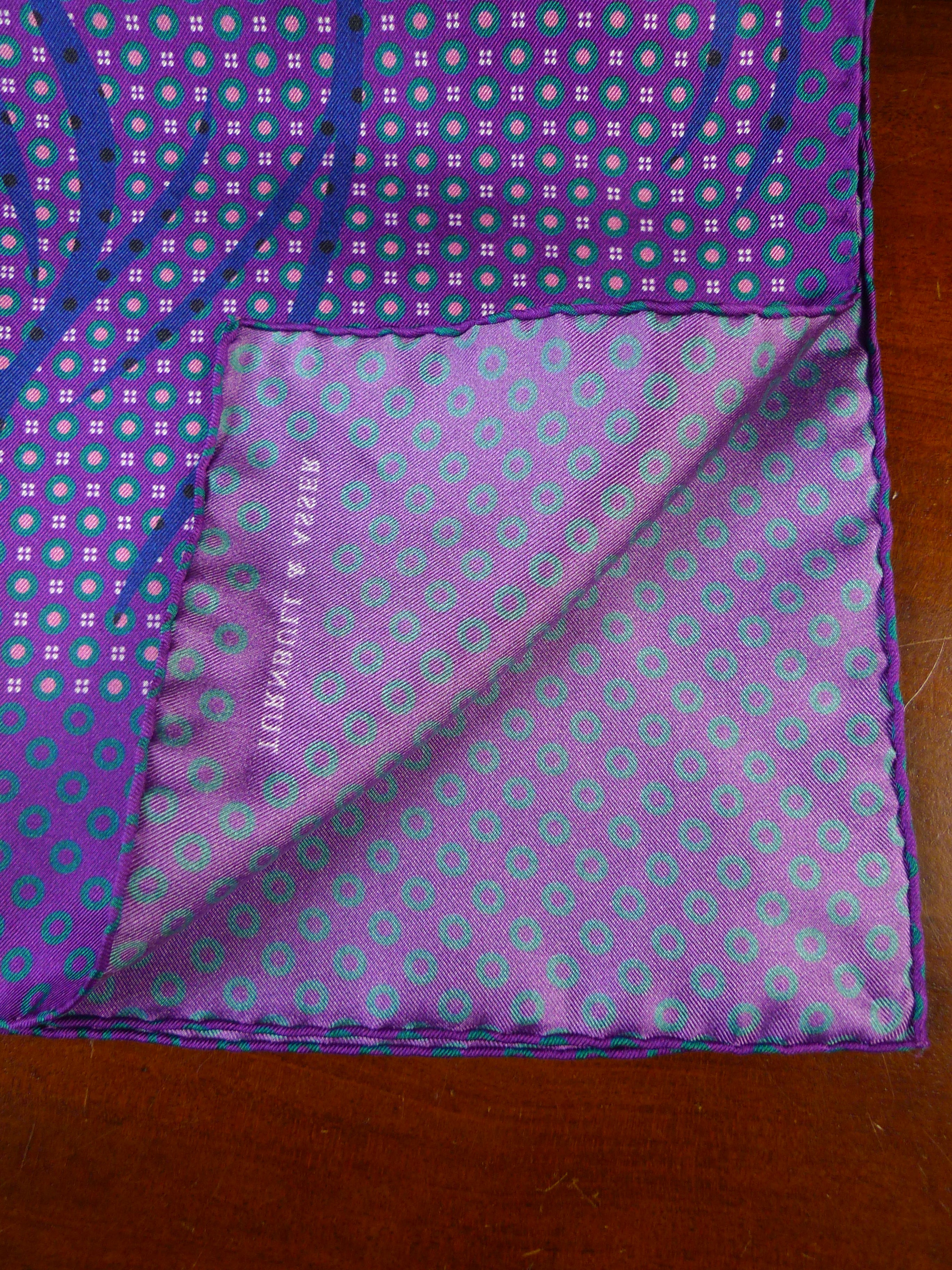 24/0093 immaculate turnbull & asser purple blue bulldog design all silk pocket square