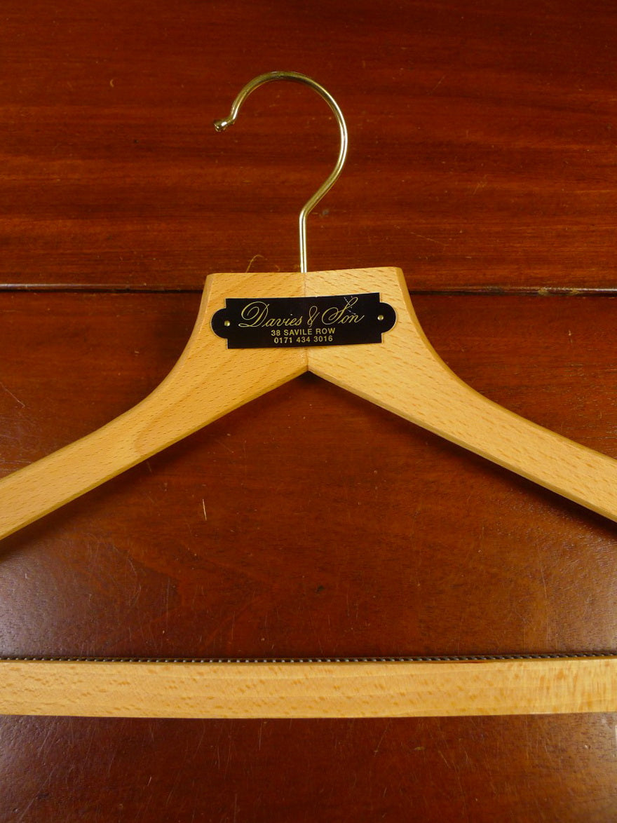 24/0144 davies & son savile row bespoke tailor wooden hanger