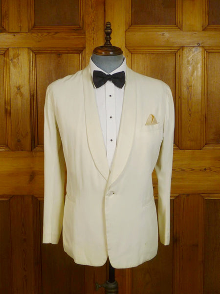 24/0206 vintage bespoke tailored ivory white silk evening dinner jacket 40-41 short