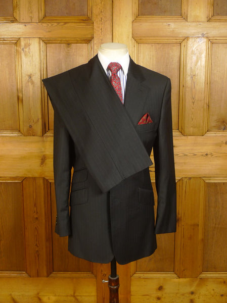 24/0241 immaculate unworn crombie dark grey pin-stripe wool suit w/ contrast linings (rrp £650) 37-38 regular
