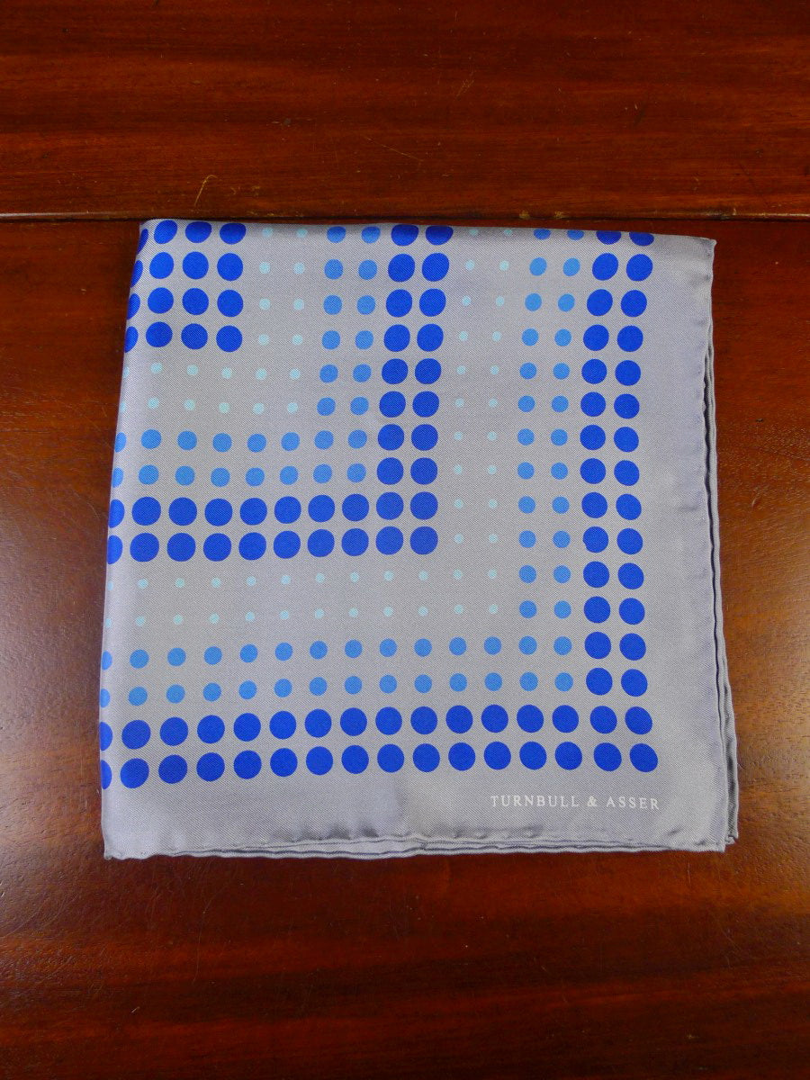 24/0318 TURNBULL & ASSER JERMYN ST. SILVER BLUE CIRCLE PATTERN ALL SILK POCKET SQUARE