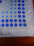 24/0318 TURNBULL & ASSER JERMYN ST. SILVER BLUE CIRCLE PATTERN ALL SILK POCKET SQUARE