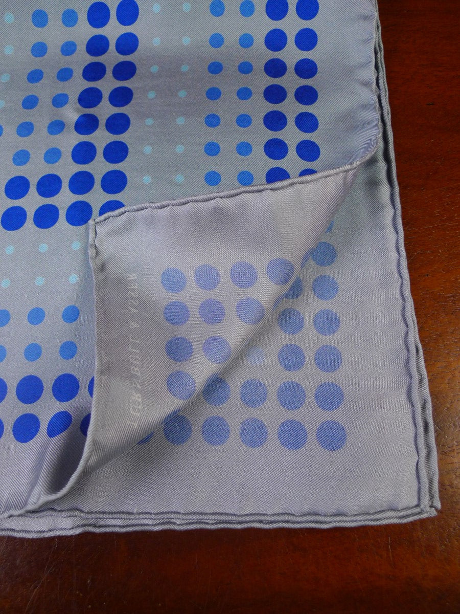 24/0318 TURNBULL & ASSER JERMYN ST. SILVER BLUE CIRCLE PATTERN ALL SILK POCKET SQUARE