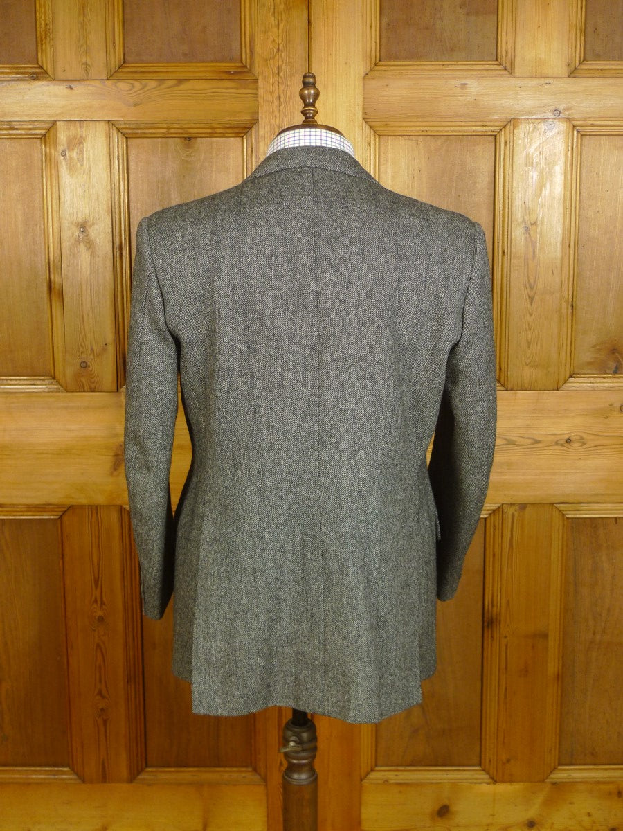 24/0334 immaculate 1989 vintage dege savile row bespoke heavyweight grey herringbone wool tweed suit 44 short