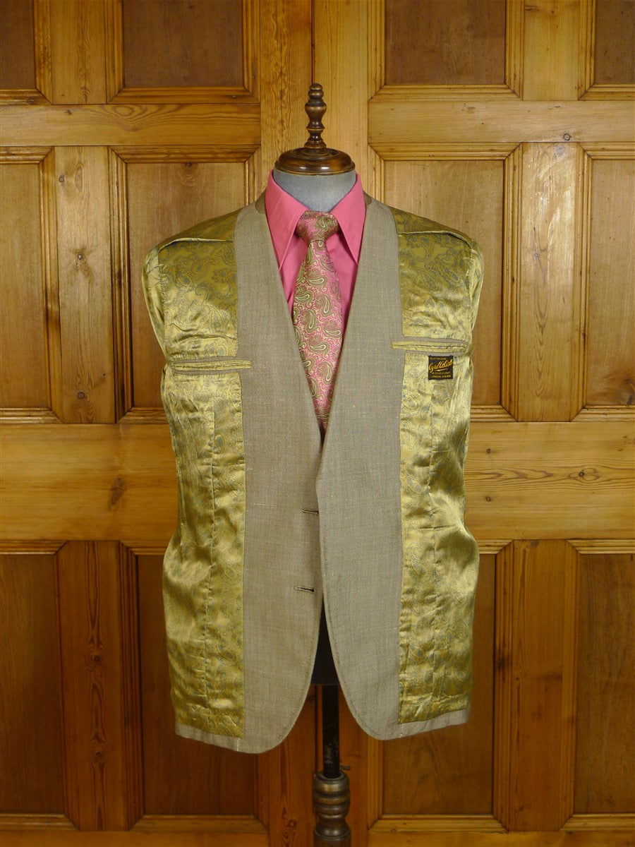 24/1108 beautiful 1973 vintage cyril a castle savile row conduit st beige mohair & silk suit w/ paisley linings 43 short to regular