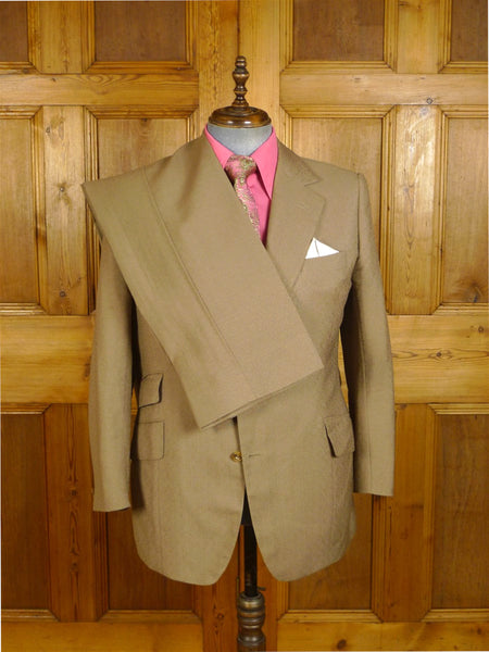 24/1110 beautiful 1976 vintage cyril a castle savile row conduit st beige textured pattern mohair suit w/ pattern linings 43-44 short to regular