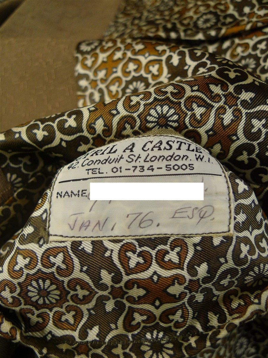 24/1110 beautiful 1976 vintage cyril a castle savile row conduit st beige textured pattern mohair suit w/ pattern linings 43-44 short to regular
