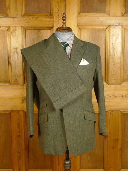 25/0055 heavyweight vintage bespoke tailored green herringbone tweed country suit 44 short