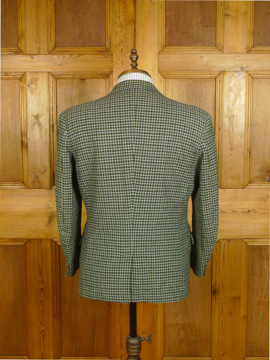 25/0149 wonderful 1950s 1960s vintage heavyweight green houndstooth check tweed jacket w/ double besom! 40 short