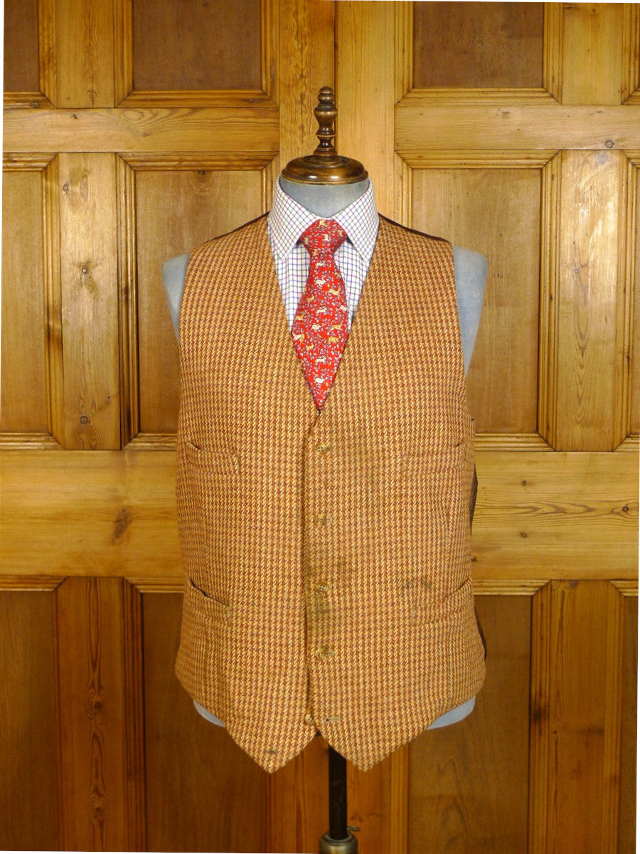 25/0189 glenyon mill 2007 bespoke tan brown houndstooth tweed 4 piece shooting outfit - jkt, shooting gilet, waistcoat, cap - 43-44 long