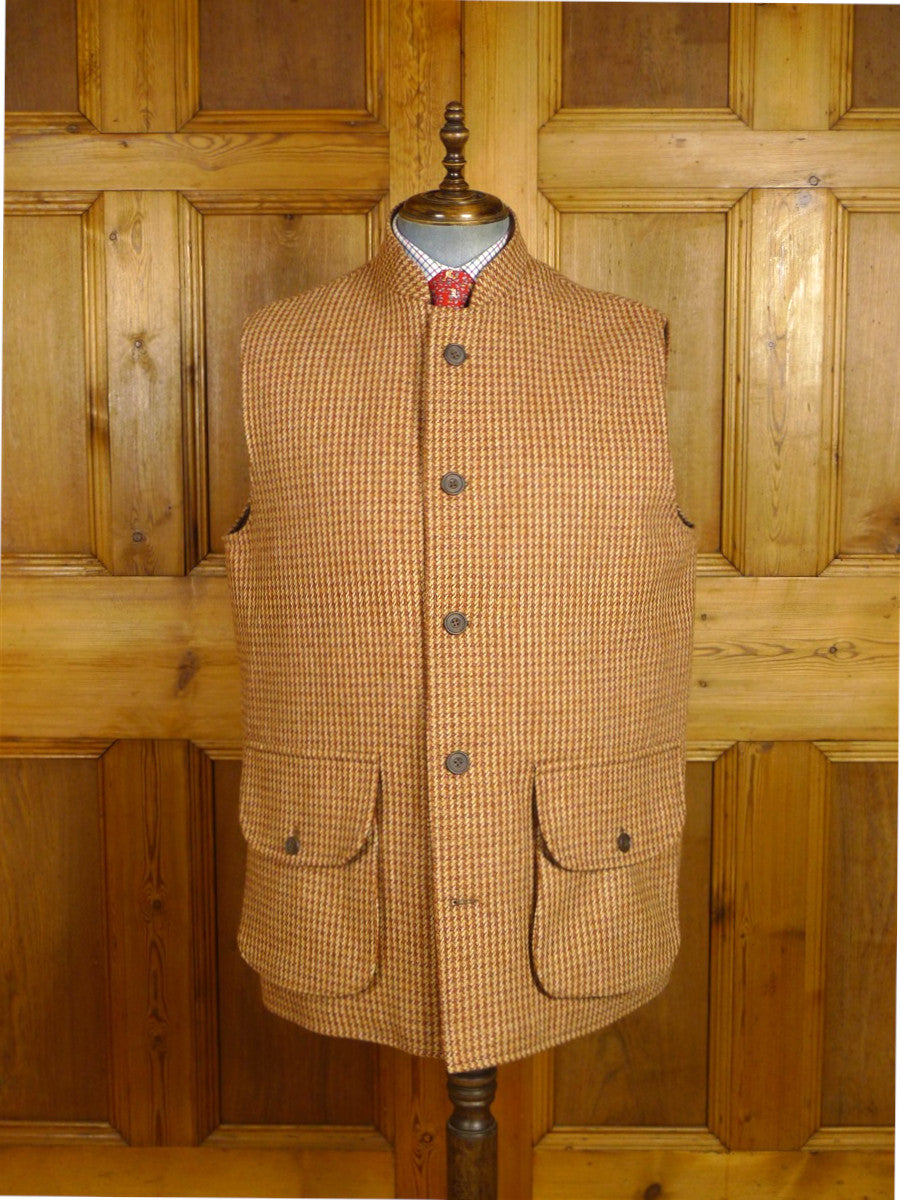 25/0189 glenyon mill 2007 bespoke tan brown houndstooth tweed 4 piece shooting outfit - jkt, shooting gilet, waistcoat, cap - 43-44 long