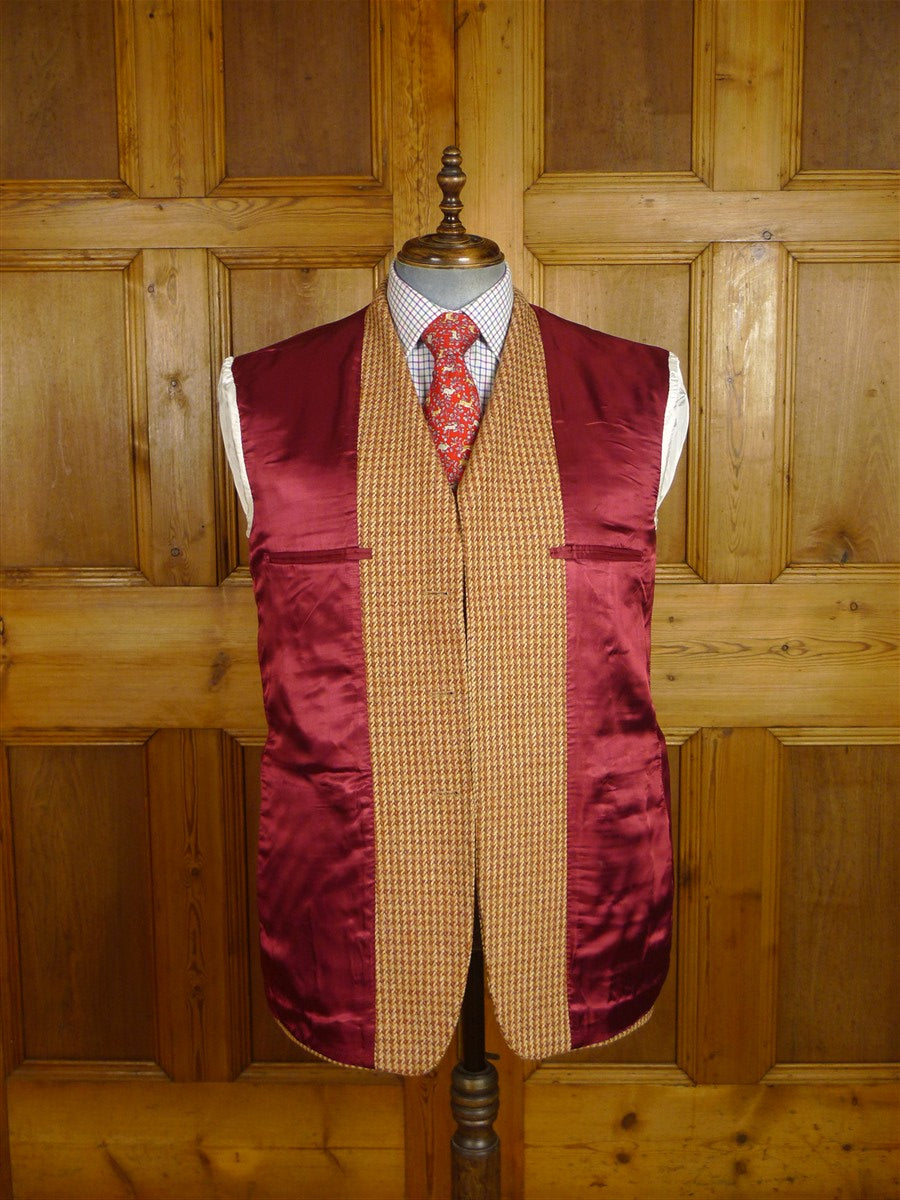 25/0189 glenyon mill 2007 bespoke tan brown houndstooth tweed 4 piece shooting outfit - jkt, shooting gilet, waistcoat, cap - 43-44 long
