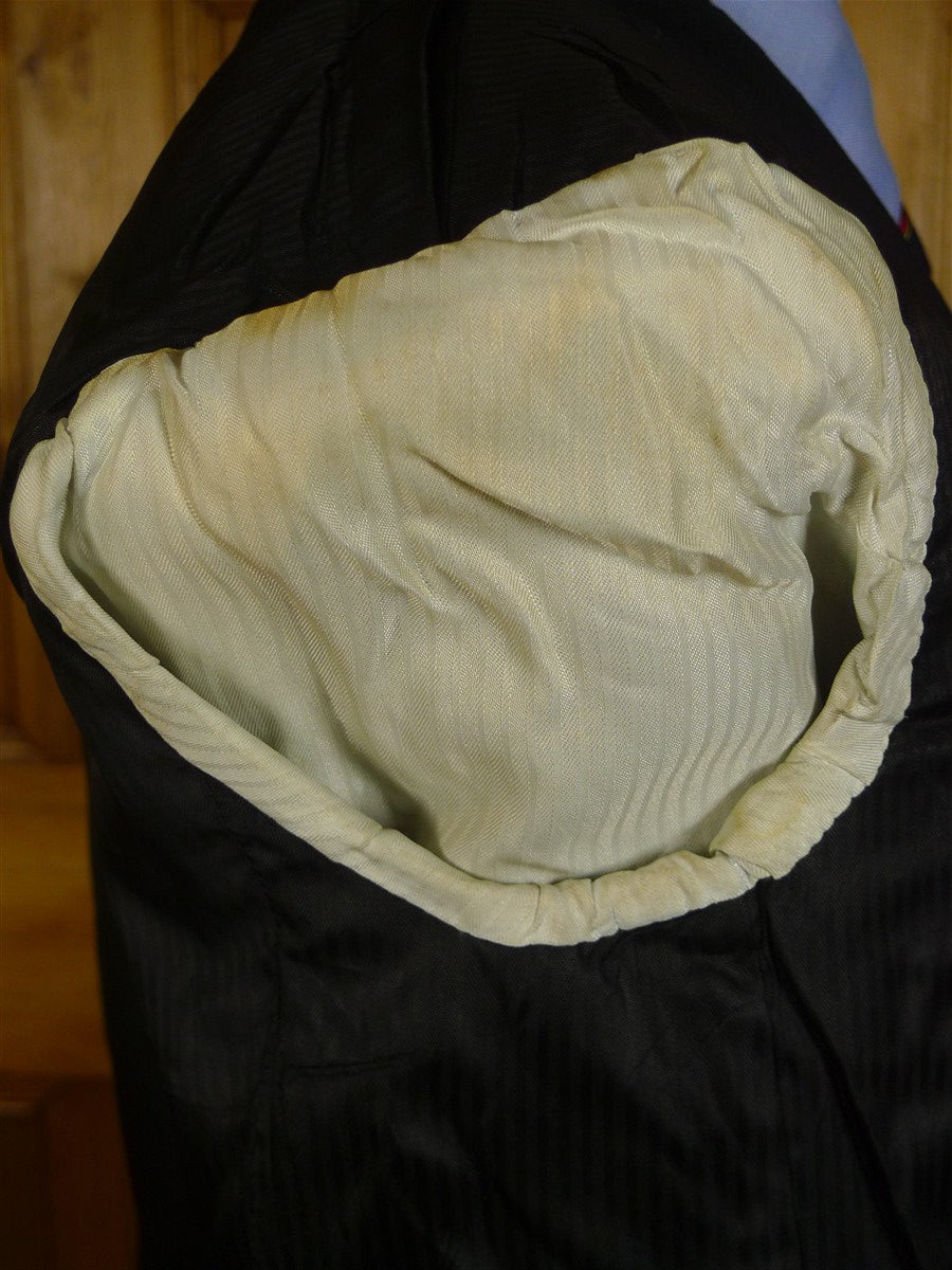 25/0210 genuine BRITISH vintage black worsted blazer w/ RAF tiger sqaudron badge 37-38 short