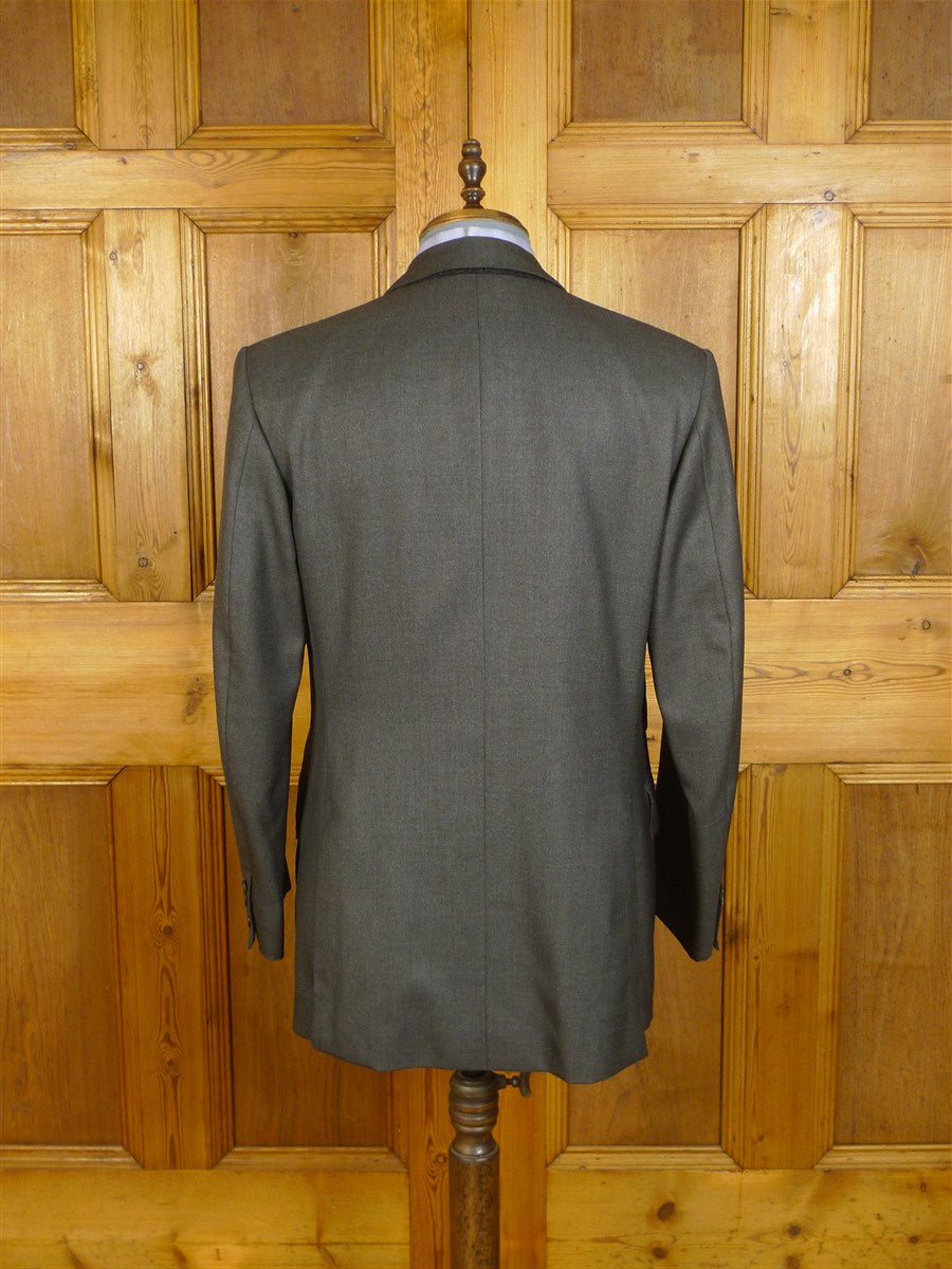 25/0202 gieves & hawkes 2002 savile row bespoke grey d/b worsted suit w/ 2 pair trousers 41 regular