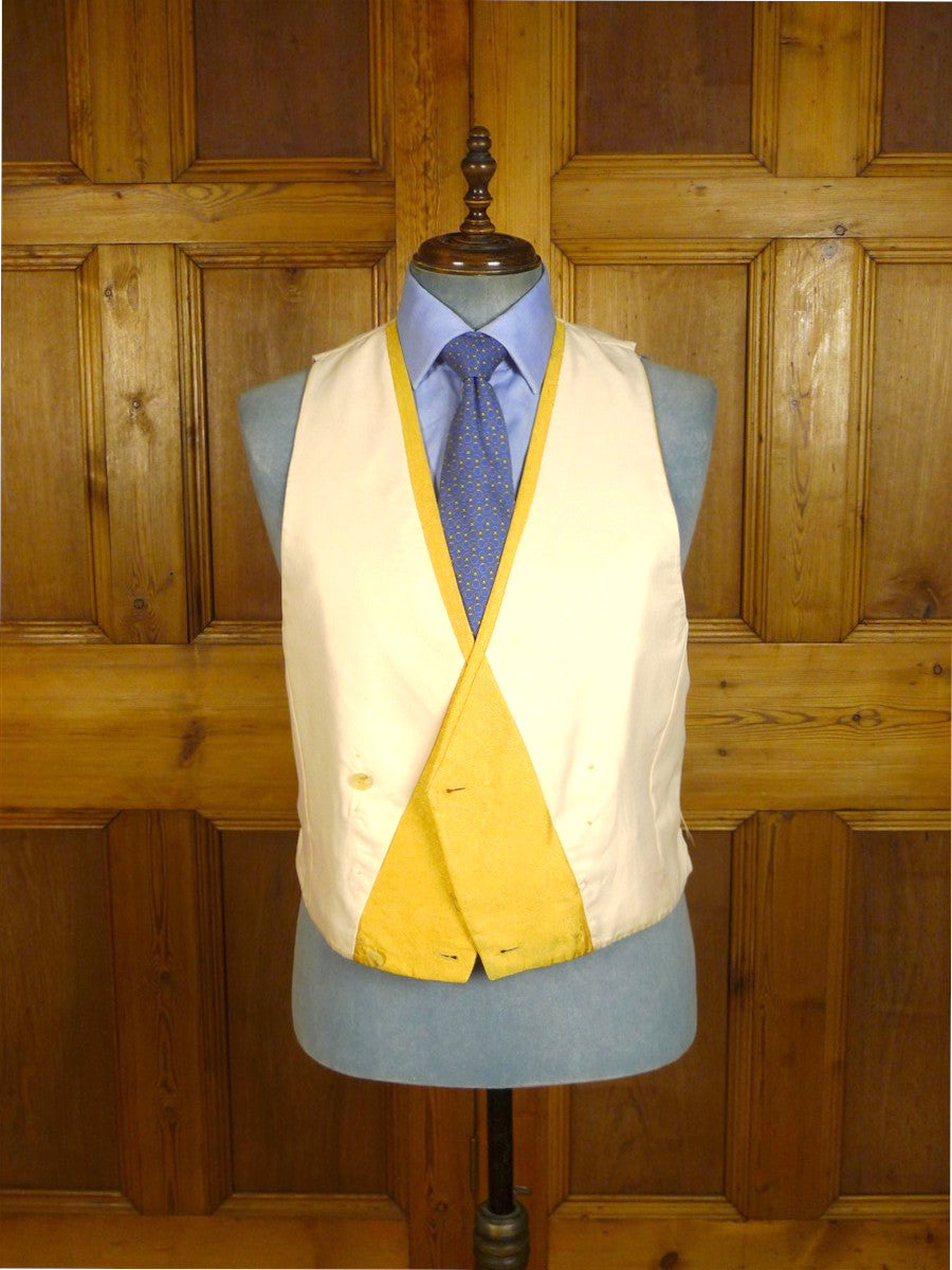 25/0261 near immaculate hackett 'white label' all silk embroidered d/b morning coat vest 42