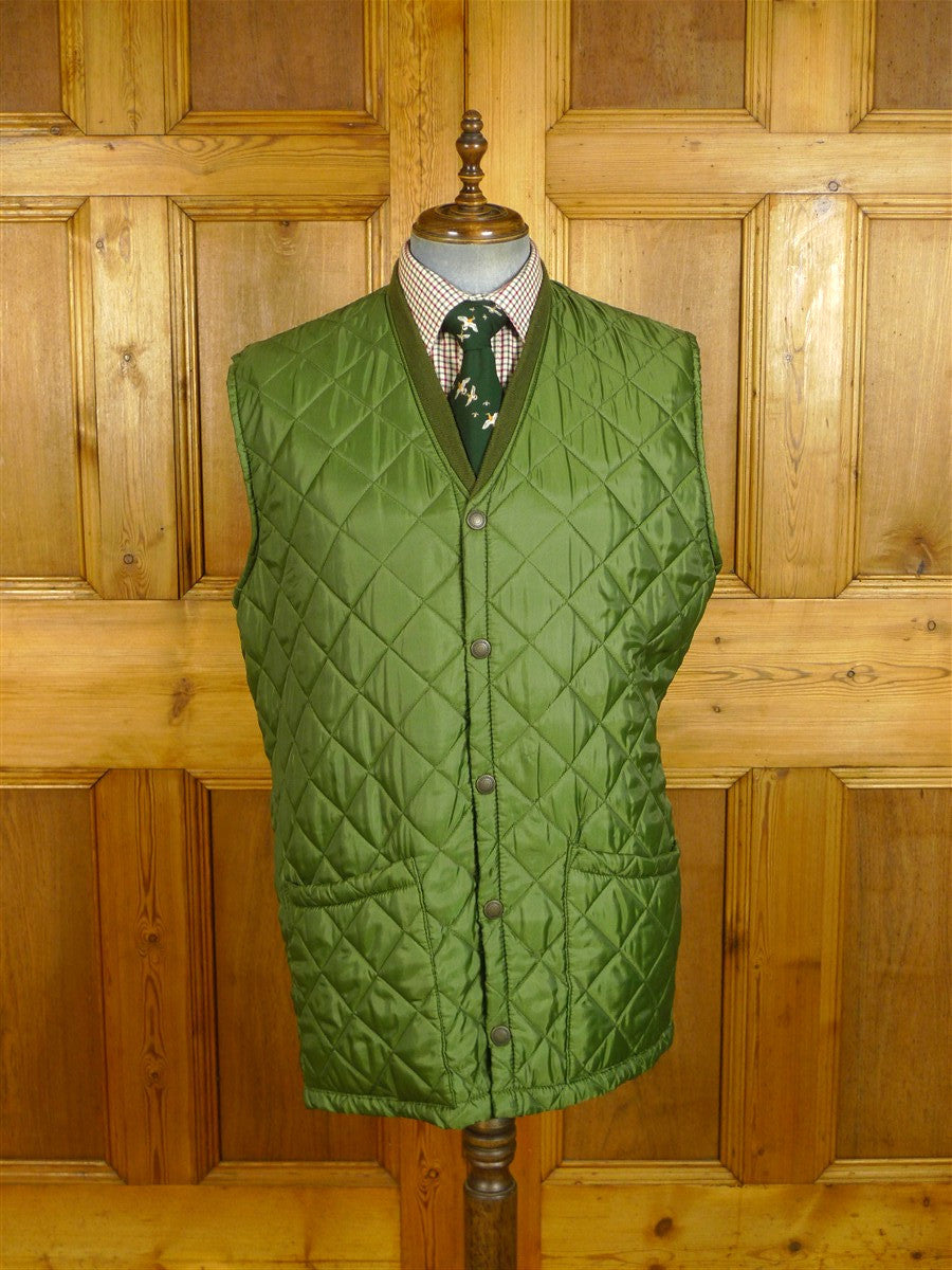 25/0339 immaculate john partridge green quilted shooting vest gilet 54 extra long