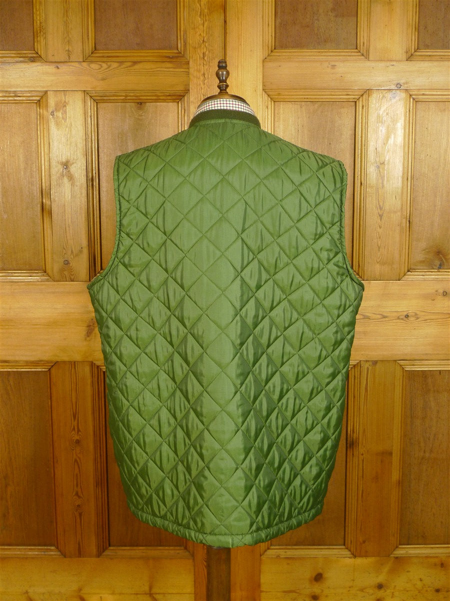 25/0339 immaculate john partridge green quilted shooting vest gilet 54 extra long