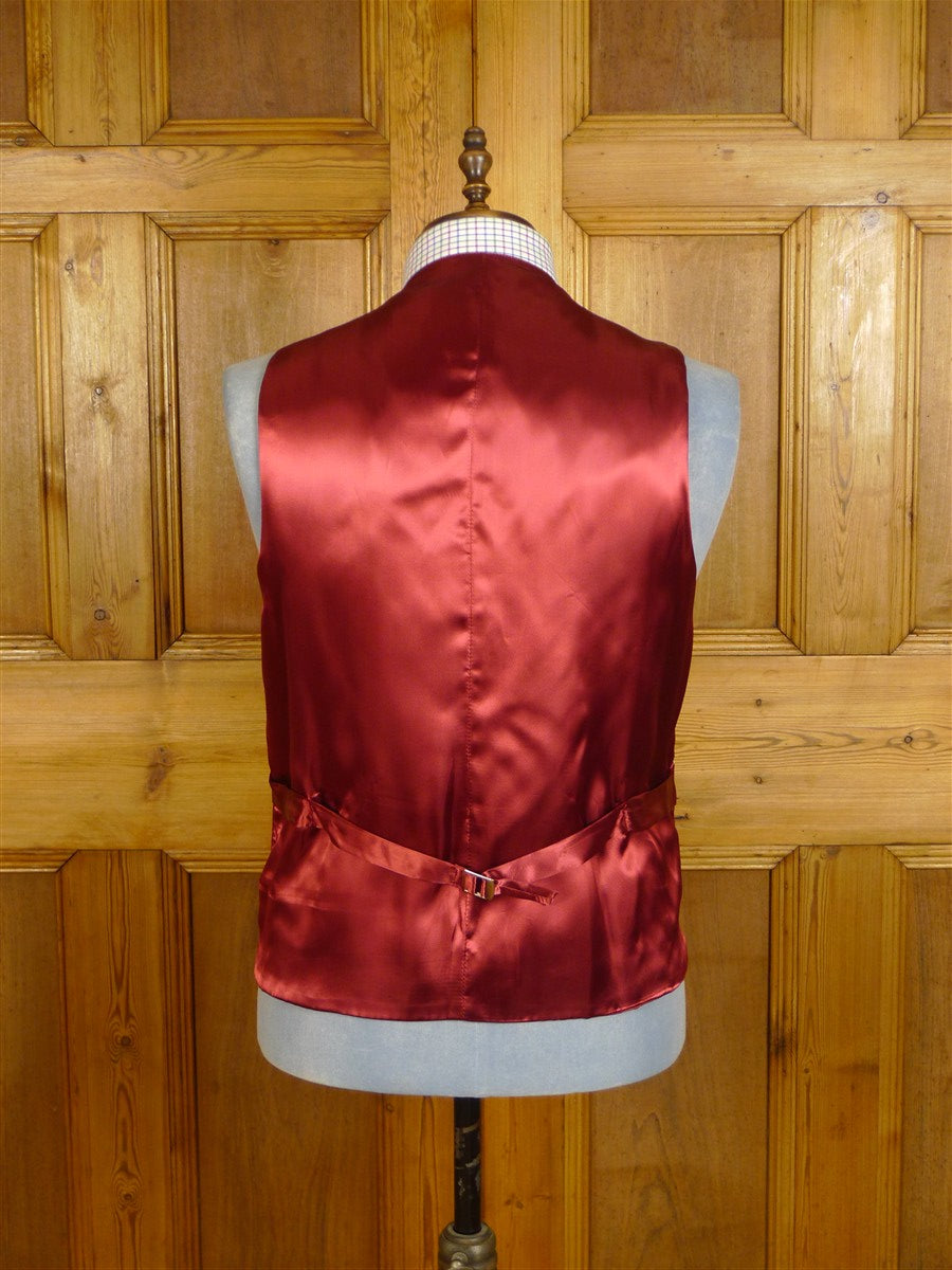 25/0340 immaculate quality british burgundy red doeskin wool country waistcoat 44 regular
