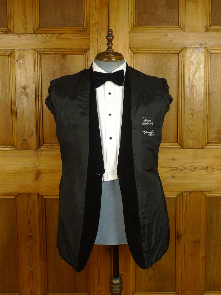 25/0321 immaculate vintage british black shawl lapel cotton velvet evening / dinner / smoking jacket 42 regular