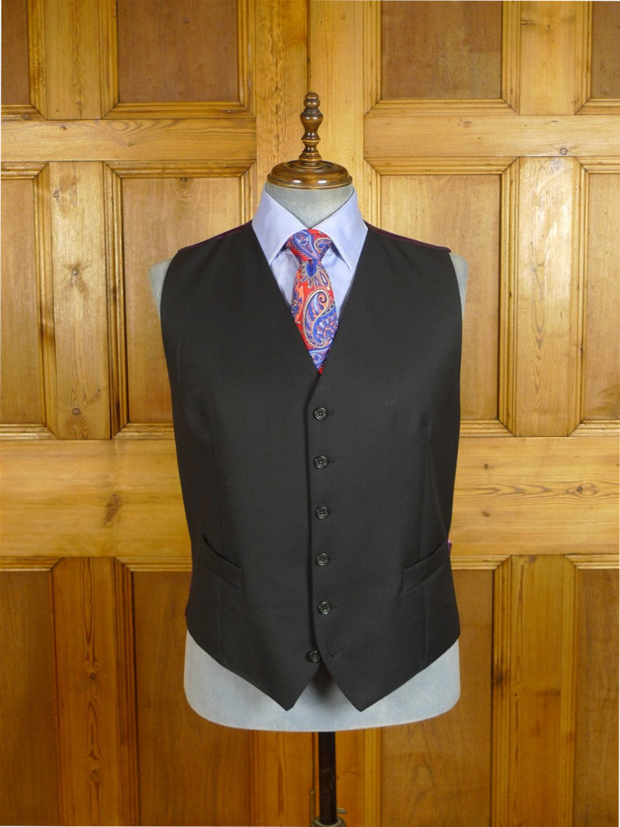 25/0346 near immaculate gieves & hawkes savile row black wool 3-piece suit w/ burgundy linings 45 regular