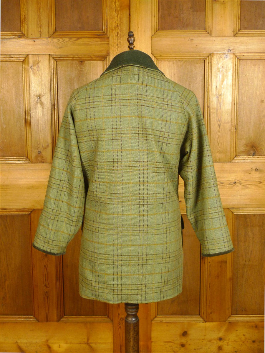 25/0434 superb haggart of aberfeldy heavyweight green wp check shooting coat 36-38