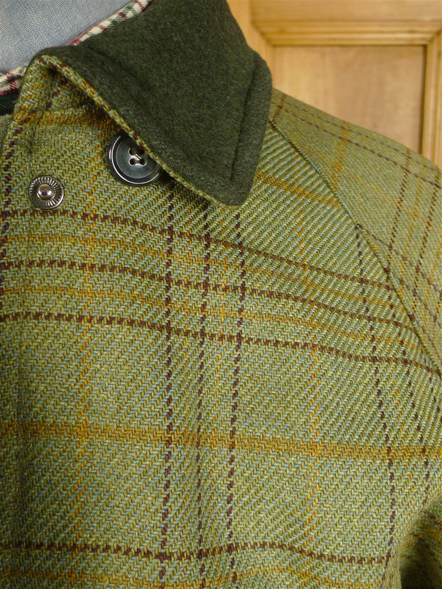 25/0434 superb haggart of aberfeldy heavyweight green wp check shooting coat 36-38