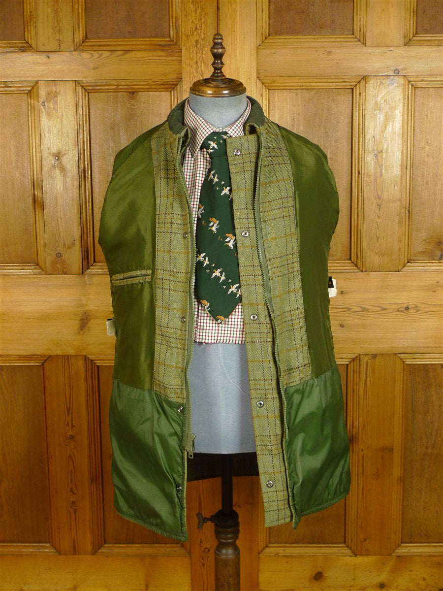 25/0434 superb haggart of aberfeldy heavyweight green wp check shooting coat 36-38