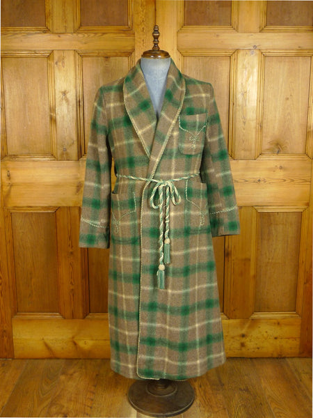 25/0525 genuine 1940s vintage green / grey check wool tweed dressing robe w/ original belt 42